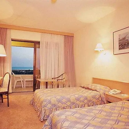 Grand Prestige Отель 3*
